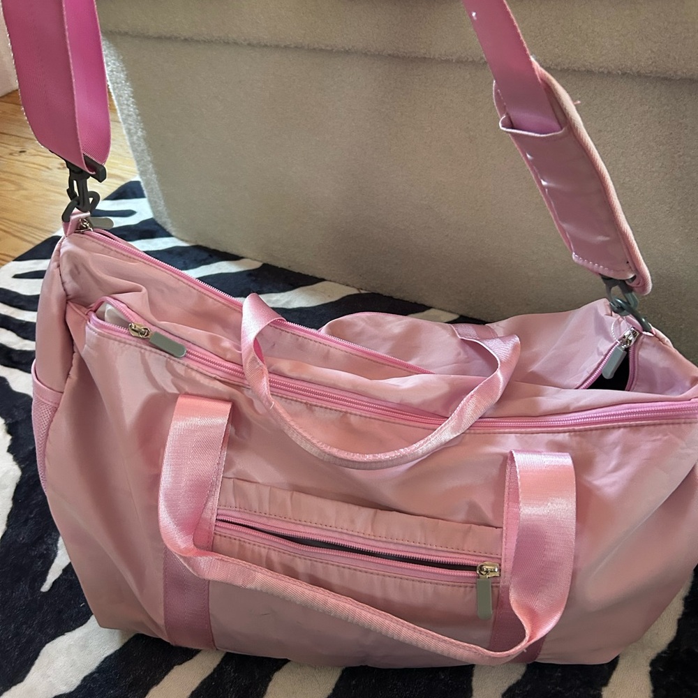 Pink gym bag - Picture 3 of 11